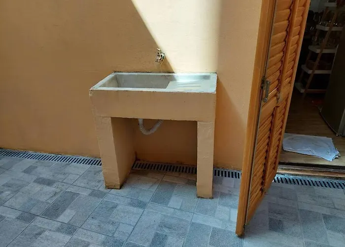 Atraktivna Kuca Sa Saunom I Grijanim Jacuzzijem Semesterbostad *