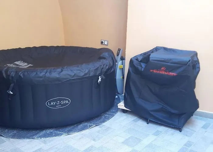 Semesterbostad Atraktivna Kuca Sa Saunom I Grijanim Jacuzzijem Cres