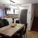 Atraktivna Kuca Sa Saunom I Grijanim Jacuzzijem Vakantiehuis Cres