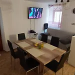 Atraktivna Kuca Sa Saunom I Grijanim Jacuzzijem * Cres