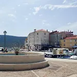 Vakantiehuis Atraktivna Kuca Sa Saunom I Grijanim Jacuzzijem Cres