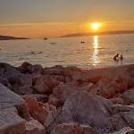 Atraktivna Kuca Sa Saunom I Grijanim Jacuzzijem Vakantiehuis Cres