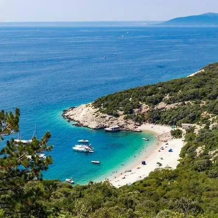 Atraktivna Kuca Sa Saunom I Grijanim Jacuzzijem Nyaraló Cres