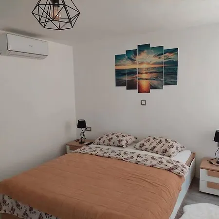 Atraktivna Kuca Sa Saunom I Grijanim Jacuzzijem Casa vacanze