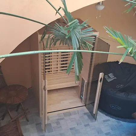 Nyaraló Atraktivna Kuca Sa Saunom I Grijanim Jacuzzijem Cres