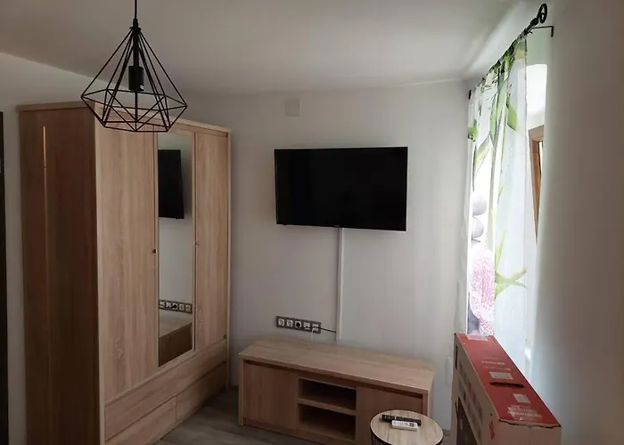 Atraktivna Kuca Sa Saunom I Grijanim Jacuzzijem * Cres