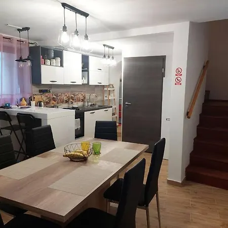 Atraktivna Kuca Sa Saunom I Grijanim Jacuzzijem Ferienhaus Cres