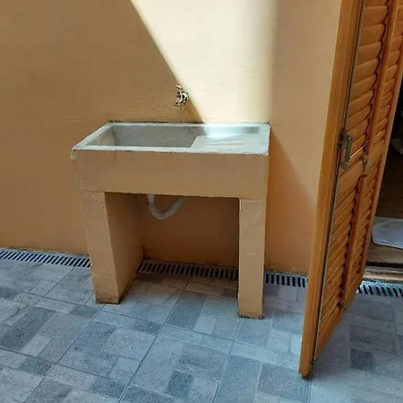 Atraktivna Kuca Sa Saunom I Grijanim Jacuzzijem Ferienhaus *