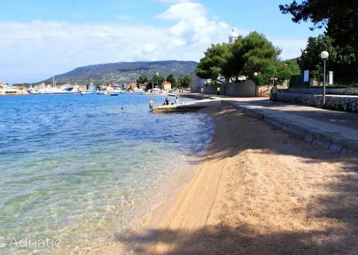 Atraktivna Kuca Sa Saunom I Grijanim Jacuzzijem