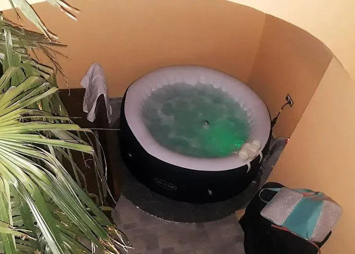 Atraktivna Kuca Sa Saunom I Grijanim Jacuzzijem *